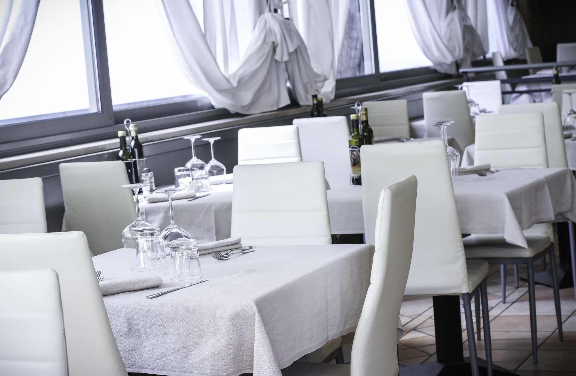 Club Meeting Hotel Rimini Esterno foto