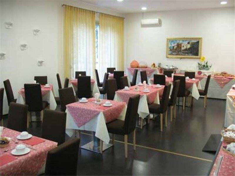 Club Meeting Hotel Rimini Esterno foto